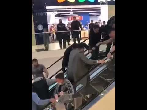 В москве 11 летнему мальчику на станции окружная зажевало голову и руку на эскалаторе В москве 11 летнему мальчику на станции окружная зажевало голову и руку на эскалаторе